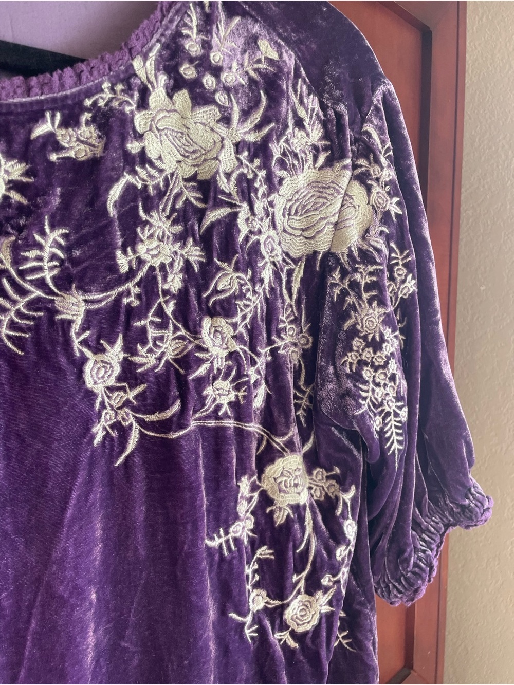 Sundance Purple Velvet Embroidered Alarie Women’s Top Boho Size Medium - Picture 13 of 16